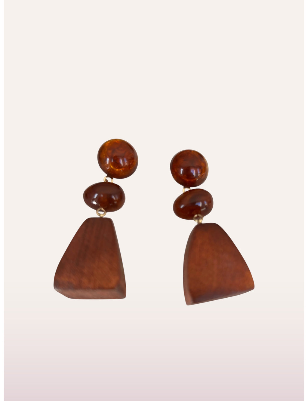 Boucles d'oreilles pendantes ambrées Léa - vue de face