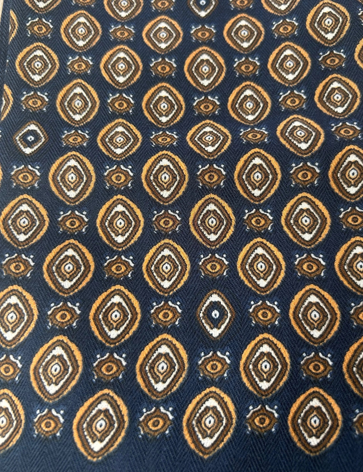 Foulard Margaux marine - détail du motif