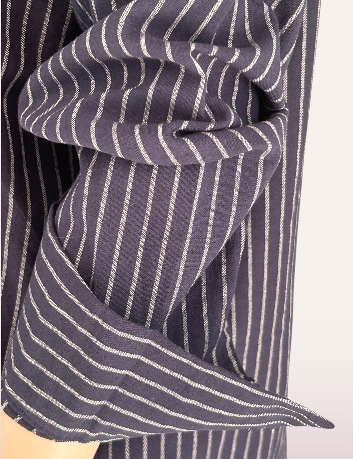 Chemise Victoire - détail du poignet retroussé